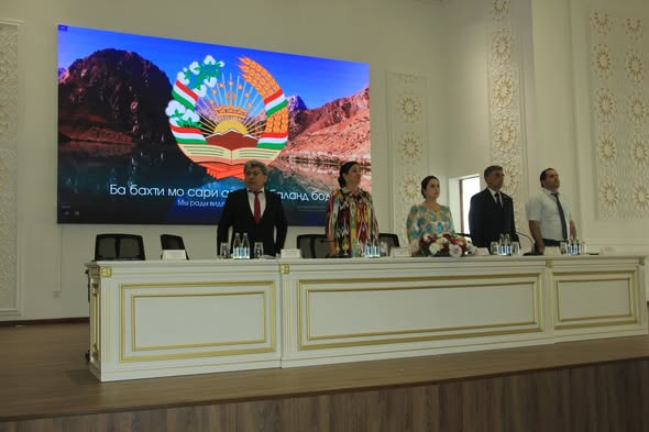 «ҶАВОНОН – ТАҲКИМБАХШИ ДАСТОВАРДҲОИ ДАВРОНИ СОҲИБИСТИҚЛОЛӢ ВА ПАЙРАВОНИ ПЕШВОИ МИЛЛАТ» БАХШИДА БА 34-СОЛАГИИ ИСТИҚЛОЛИЯТИ ДАВЛАТӢ